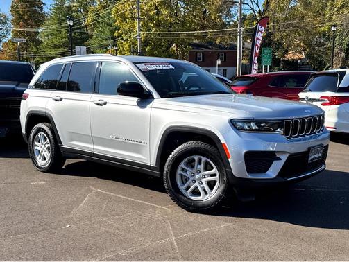 2023 Jeep Grand Cherokee Laredo