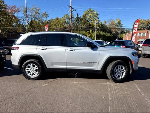 2023 Jeep Grand Cherokee Laredo