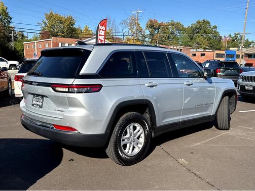 2023 Jeep Grand Cherokee Laredo