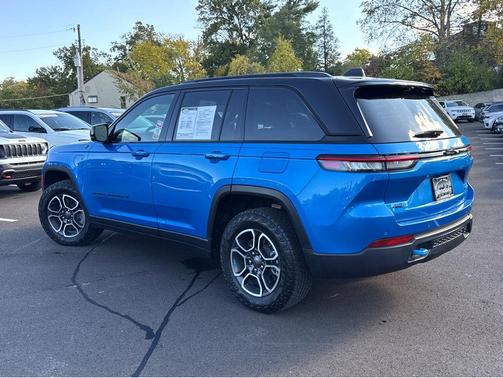 2022 Jeep Grand Cherokee 4xe Trailhawk