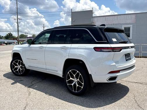 2025 Jeep Grand Cherokee Summit
