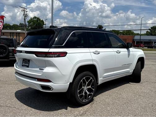 2025 Jeep Grand Cherokee Summit