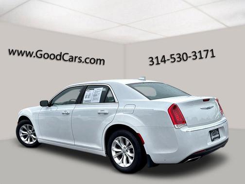 Bright White Clearcoat 2023 Chrysler 300 Touring