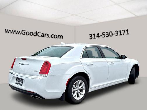 Bright White Clearcoat 2023 Chrysler 300 Touring