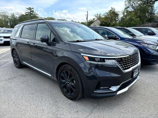 2022 Kia Carnival SX
