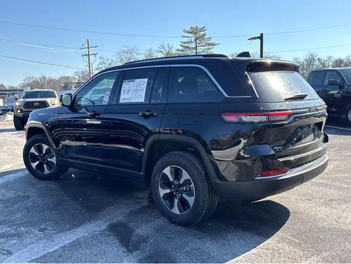 2022 Jeep Grand Cherokee 4xe Base