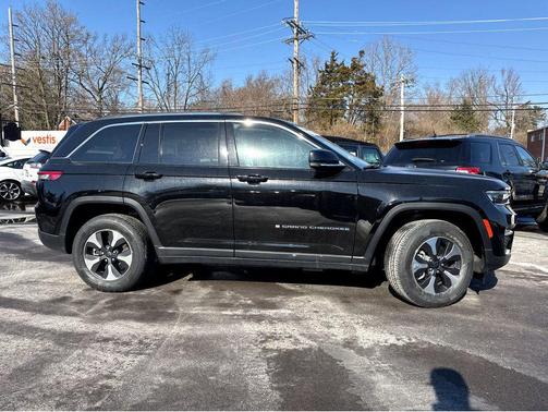 2022 Jeep Grand Cherokee 4xe Base