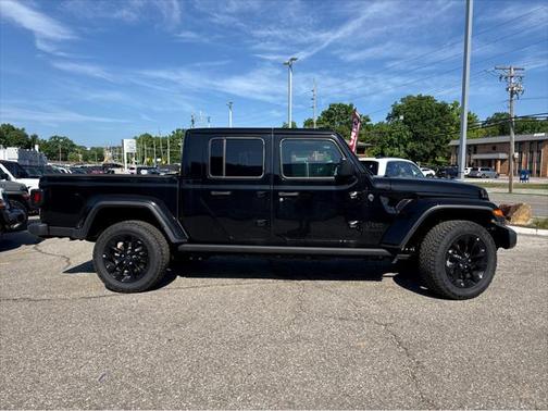 2025 Jeep Gladiator Nighthawk
