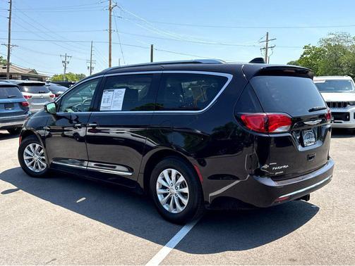 Dark Cordovan Pearlcoat 2018 Chrysler Pacifica Touring-L Plus