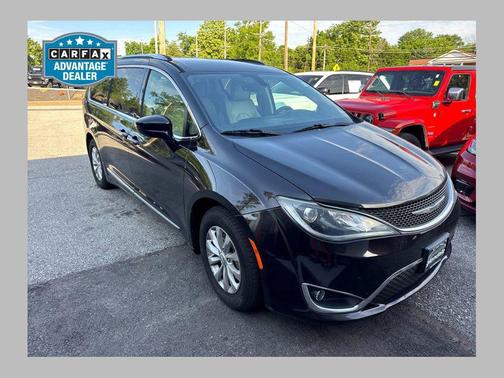 Dark Cordovan Pearlcoat 2018 Chrysler Pacifica Touring-L Plus