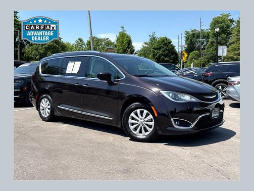 Dark Cordovan Pearlcoat 2018 Chrysler Pacifica Touring-L Plus