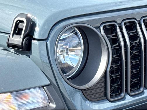 2025 Jeep Gladiator High Tide