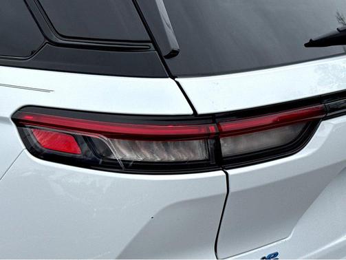 2022 Jeep Grand Cherokee 4xe Trailhawk