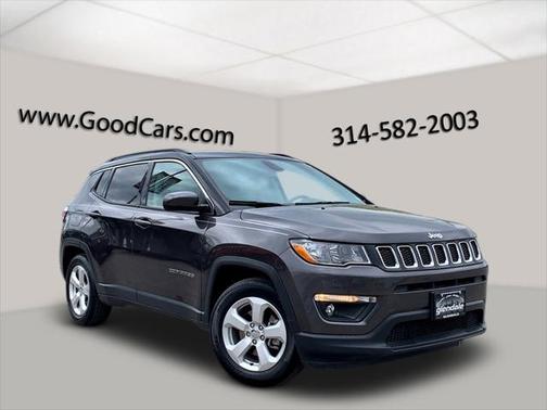 Photo 1 of 21 of 2019 Jeep Compass Latitude