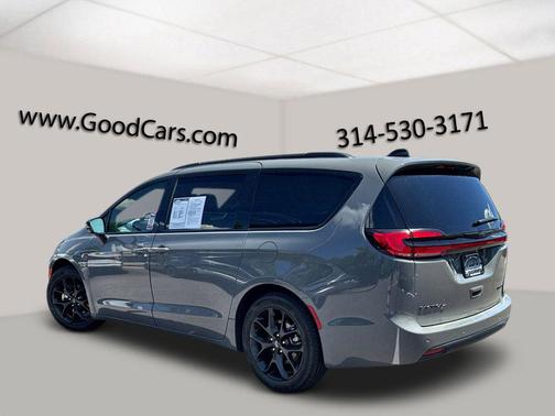 Ceramic Gray Clearcoat 2025 Chrysler Pacifica Limited