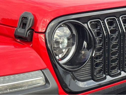 Firecracker Red Clearcoat 2025 Jeep Gladiator Willys