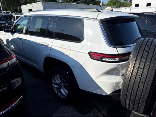 2022 Jeep Grand Cherokee L Laredo