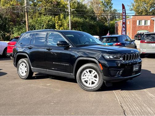 2023 Jeep Grand Cherokee Laredo