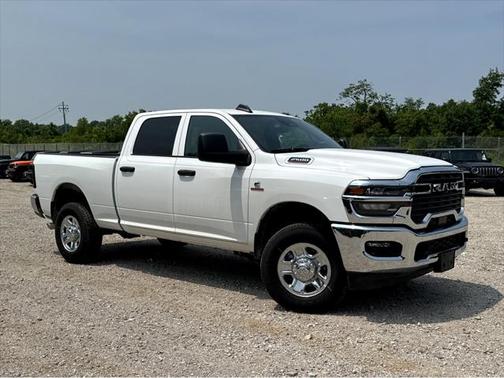 2025 RAM 2500 Tradesman Crew Cab 4x4 6'4' Box