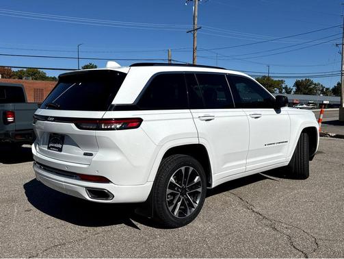 2023 Jeep Grand Cherokee Overland