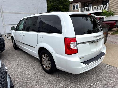 Bright White Clearcoat 2014 Chrysler Town & Country Touring