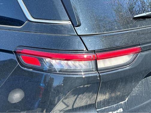 2023 Jeep Grand Cherokee Summit
