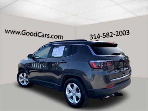 Photo 4 of 25 of 2020 Jeep Compass Latitude