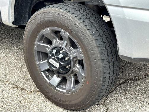 Iconic Silver Metallic 2024 Ford F-350 Lariat