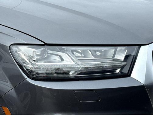 2019 Audi Q7 45 Premium Plus
