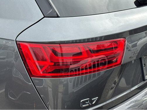 2019 Audi Q7 45 Premium Plus