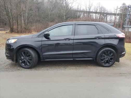 2022 Ford Edge SE