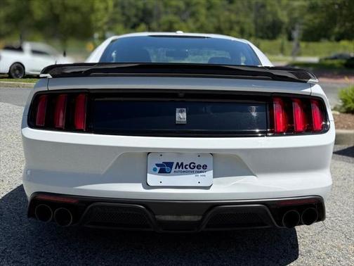 2017 Ford Shelby GT350 Base