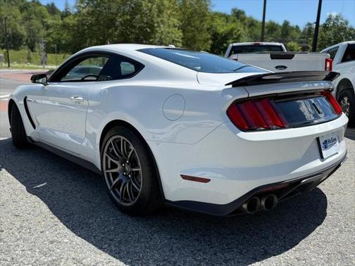 2017 Ford Shelby GT350 Base