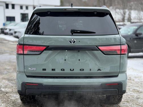 2024 Toyota Sequoia SR5