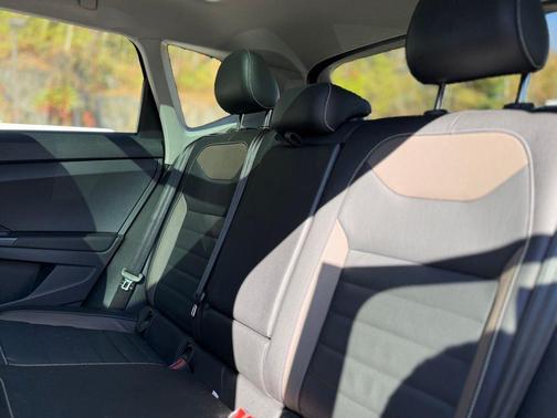 2023 Volkswagen Taos 1.5T SEL