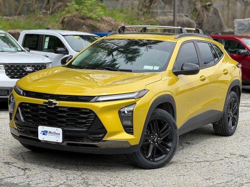 Nitro Yellow Metallic 2024 Chevrolet Trax FWD ACTIV