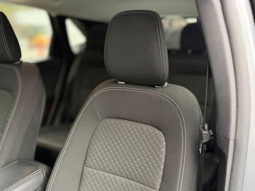Iconic Silver Metallic 2023 Ford Escape Active