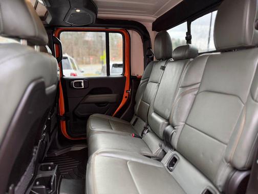 2025 Jeep Gladiator Mojave 4x4