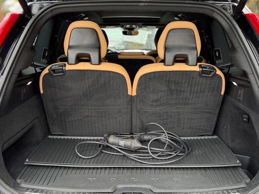 Onyx Black Metallic 2024 Volvo XC90 Recharge Plug-In Hybrid T8 Ultimate Bright Theme 7-Seater
