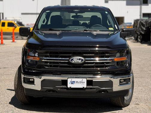 Agate Black Metallic 2026 Ford F-150 XLT