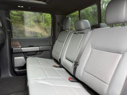 2023 Ford F-150 Lightning LARIAT