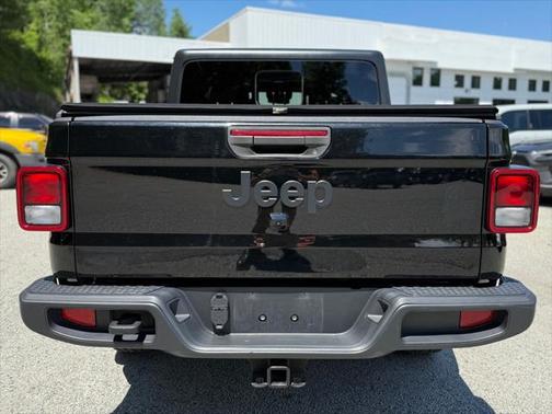 2021 Jeep Gladiator Willys 4x4