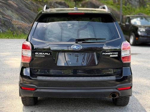 Crystal Black Silica 2015 Subaru Forester 2.5i Limited