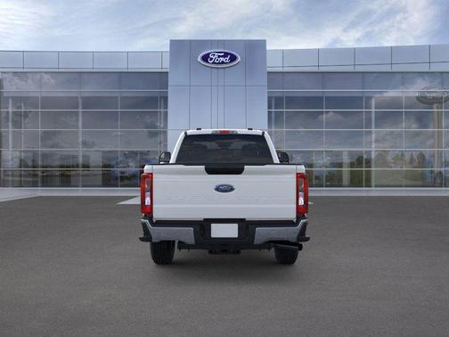 2025 Ford F-350 XLT
