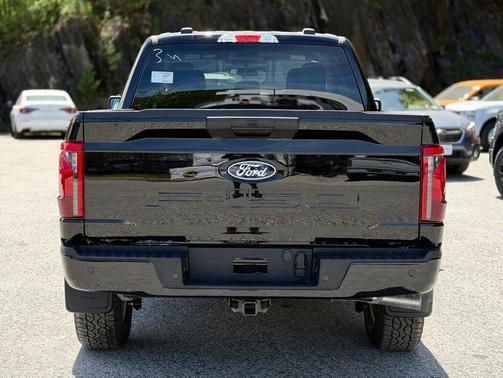 Agate Black Metallic 2026 Ford F-150 XLT