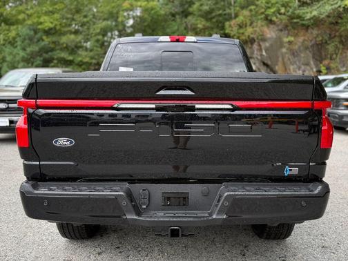 2025 Ford F-150 Lightning Platinum