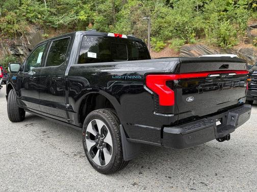 2025 Ford F-150 Lightning Platinum