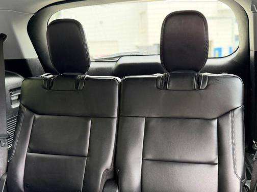 Carbonized Gray Metallic 2023 Ford Explorer XLT