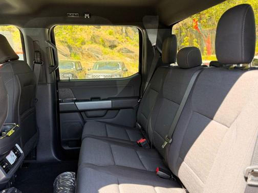 Agate Black Metallic 2026 Ford F-150 XLT