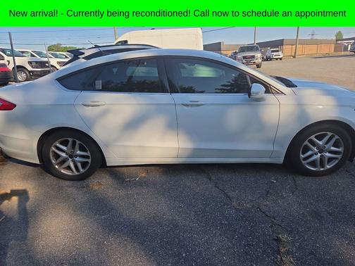 Oxford White 2016 Ford Fusion SE